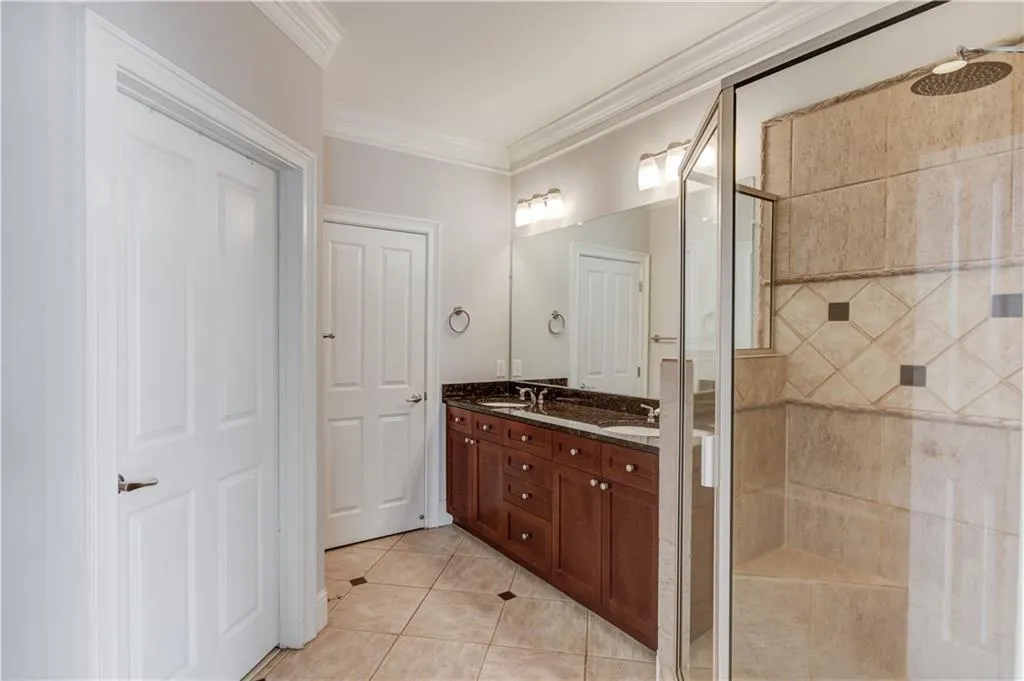 5590 Glenridge Park Unit 1206, Sandy Springs, Georgia 30342, 3 Bedrooms Bedrooms, ,2 BathroomsBathrooms,Residential,Sold,5590 Glenridge Park Unit 1206,7719559