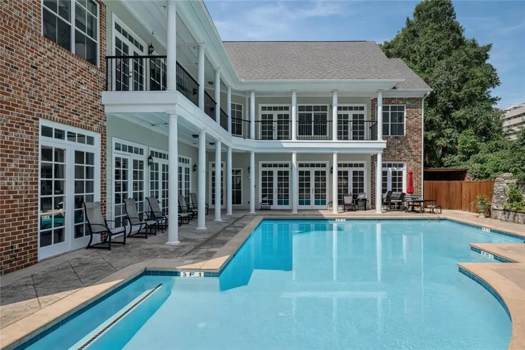 5590 Glenridge Park Unit 1206, Sandy Springs, Georgia 30342, 3 Bedrooms Bedrooms, ,2 BathroomsBathrooms,Residential,Sold,5590 Glenridge Park Unit 1206,7719559