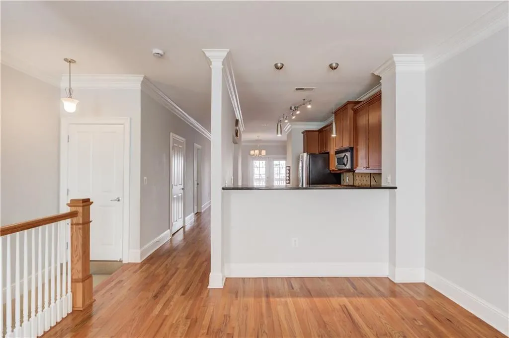 5590 Glenridge Park Unit 1206, Sandy Springs, Georgia 30342, 3 Bedrooms Bedrooms, ,2 BathroomsBathrooms,Residential,Sold,5590 Glenridge Park Unit 1206,7719559