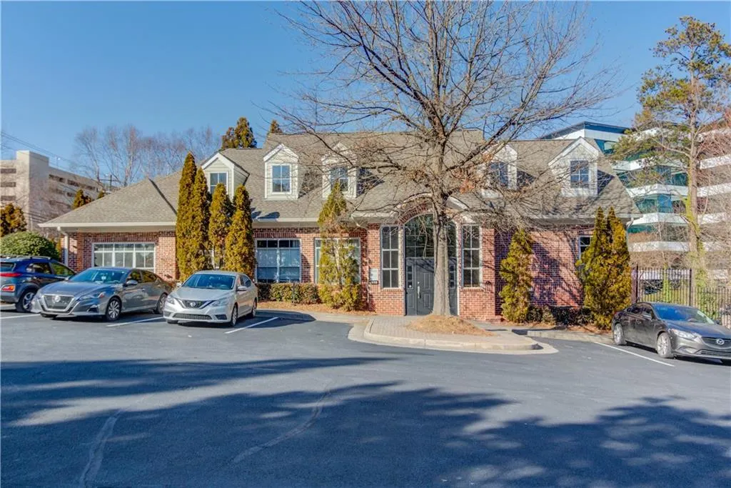 5590 Glenridge Park Unit 1206, Sandy Springs, Georgia 30342, 3 Bedrooms Bedrooms, ,2 BathroomsBathrooms,Residential,Sold,5590 Glenridge Park Unit 1206,7719559