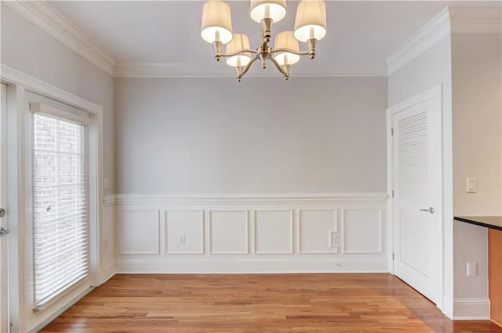 5590 Glenridge Park Unit 1206, Sandy Springs, Georgia 30342, 3 Bedrooms Bedrooms, ,2 BathroomsBathrooms,Residential,Sold,5590 Glenridge Park Unit 1206,7719559