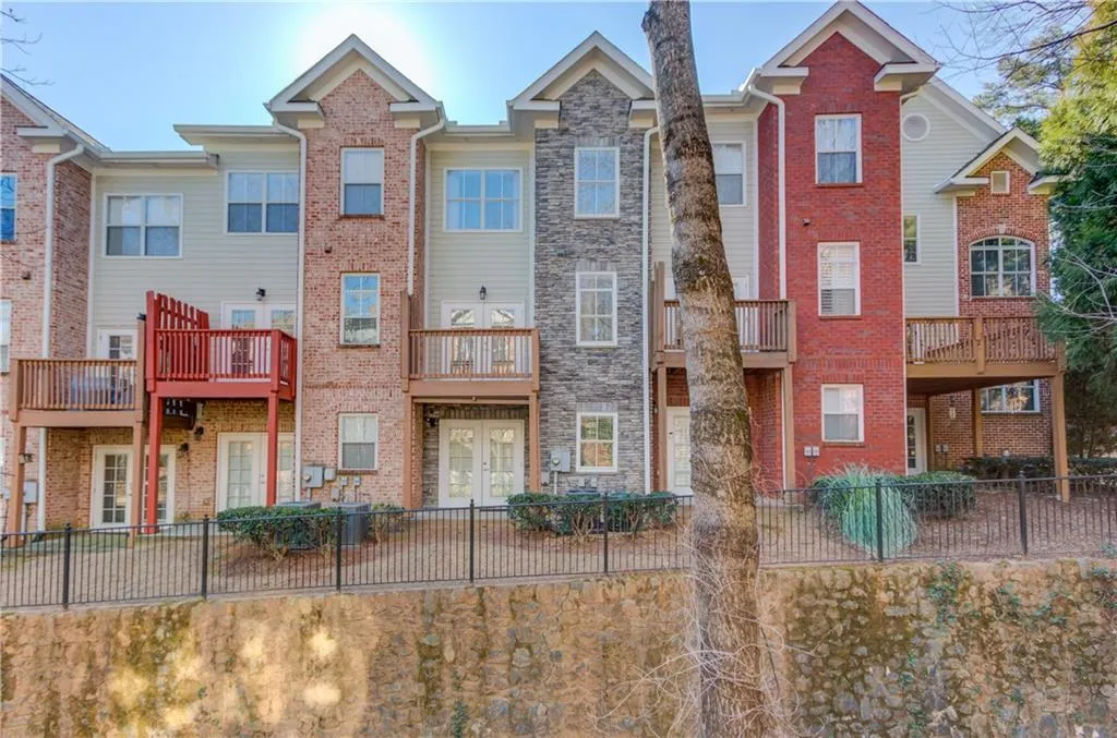 5590 Glenridge Park Unit 1206, Sandy Springs, Georgia 30342, 3 Bedrooms Bedrooms, ,2 BathroomsBathrooms,Residential,Sold,5590 Glenridge Park Unit 1206,7719559