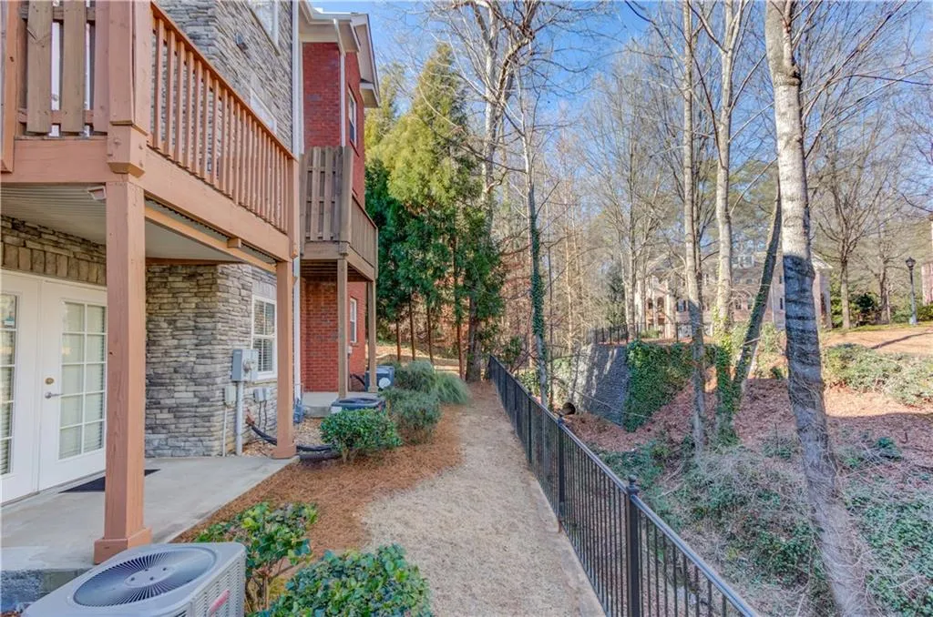 5590 Glenridge Park Unit 1206, Sandy Springs, Georgia 30342, 3 Bedrooms Bedrooms, ,2 BathroomsBathrooms,Residential,Sold,5590 Glenridge Park Unit 1206,7719559