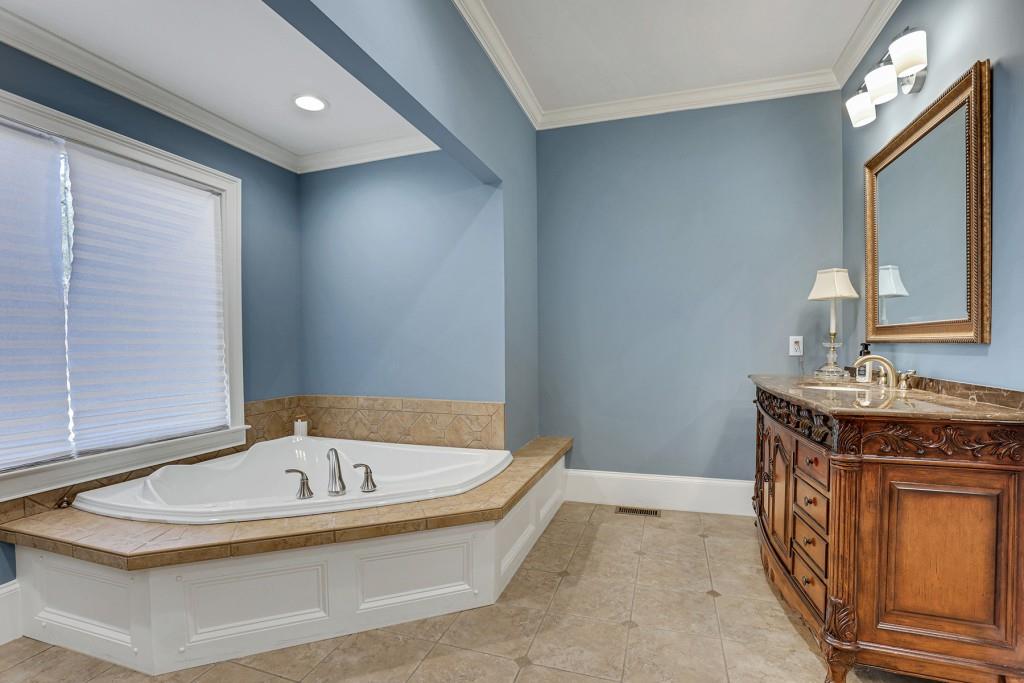 310 Riverhall Court, Sandy Springs, Georgia 30350, 5 Bedrooms Bedrooms, ,4 BathroomsBathrooms,Residential,Sold,310 Riverhall Court,7329347