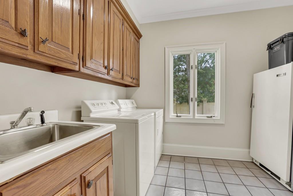 310 Riverhall Court, Sandy Springs, Georgia 30350, 5 Bedrooms Bedrooms, ,4 BathroomsBathrooms,Residential,Sold,310 Riverhall Court,7329347