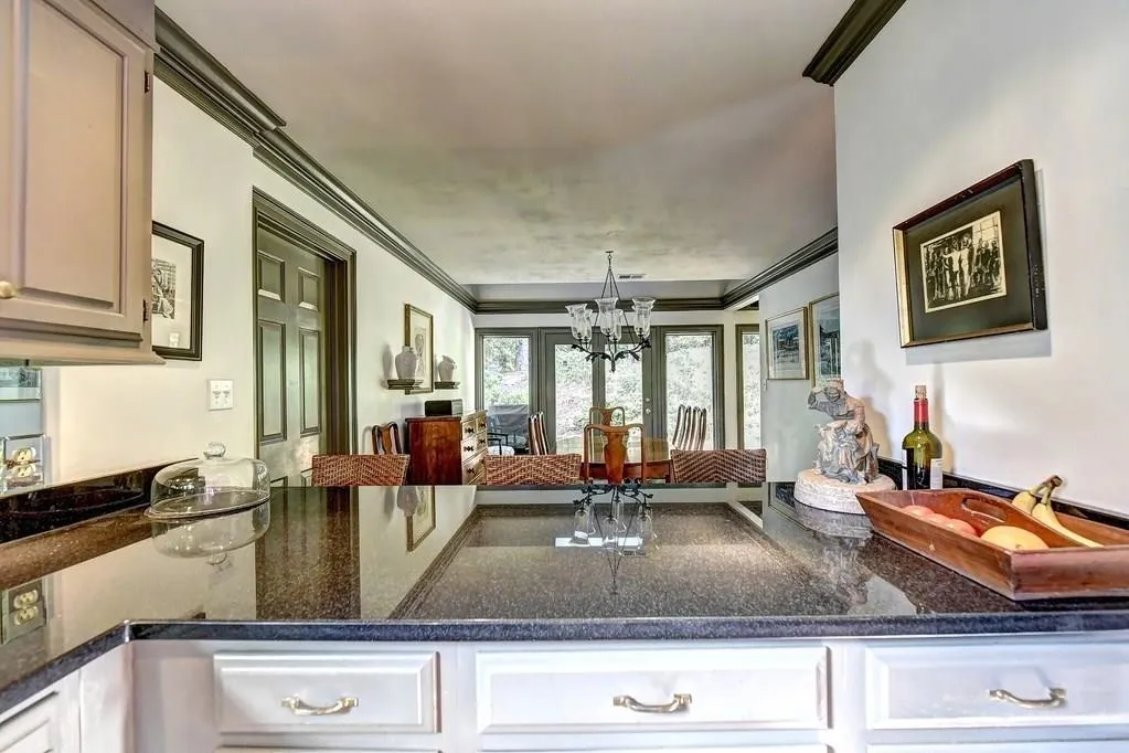 21 Westfair Court, Sandy Springs, Georgia 30328, 3 Bedrooms Bedrooms, ,2 BathroomsBathrooms,Residential,Sold,21 Westfair Court,6089328