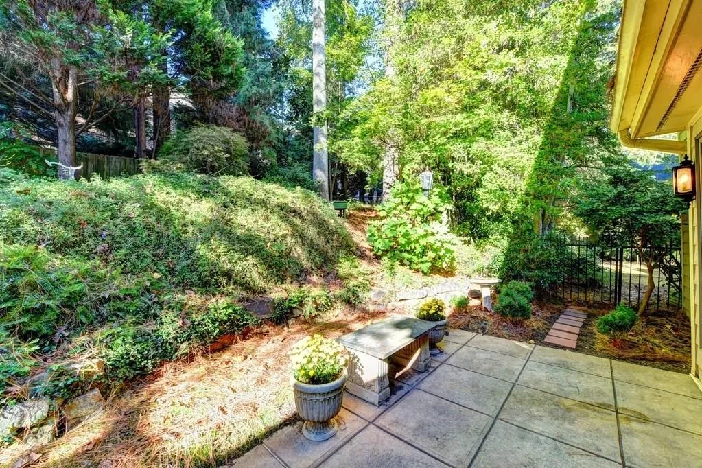 21 Westfair Court, Sandy Springs, Georgia 30328, 3 Bedrooms Bedrooms, ,2 BathroomsBathrooms,Residential,Sold,21 Westfair Court,6089328