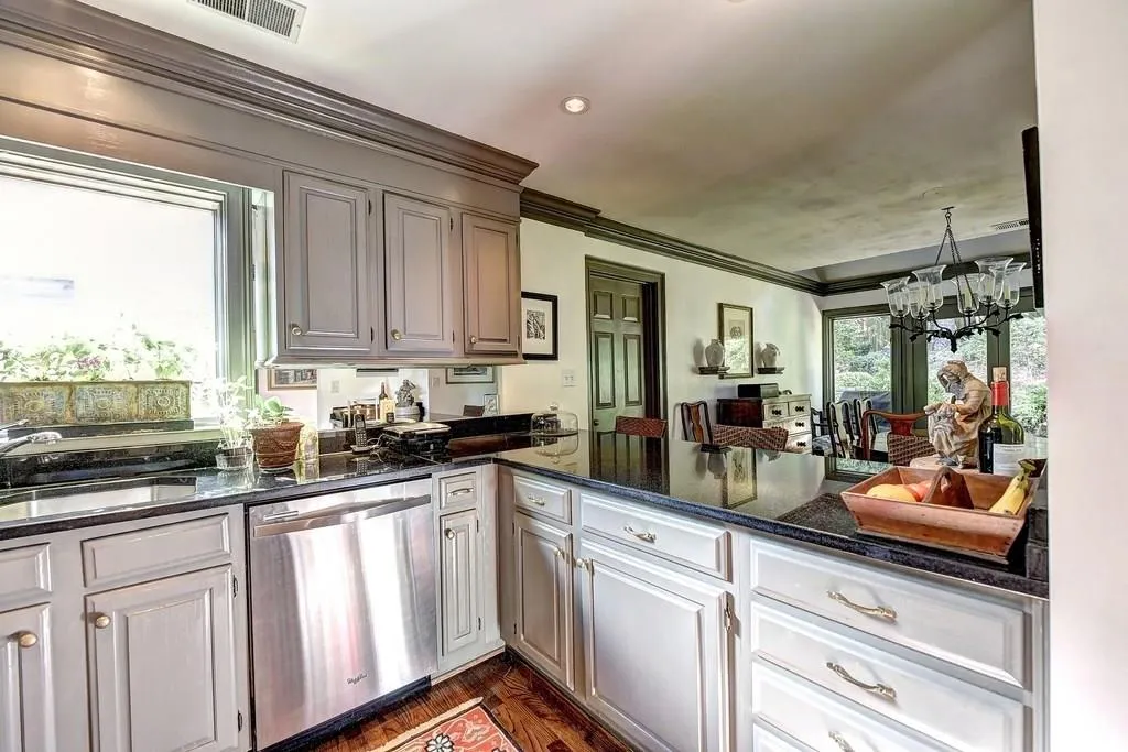 21 Westfair Court, Sandy Springs, Georgia 30328, 3 Bedrooms Bedrooms, ,2 BathroomsBathrooms,Residential,Sold,21 Westfair Court,6089328