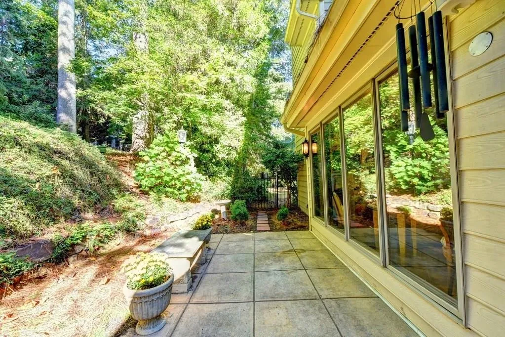 21 Westfair Court, Sandy Springs, Georgia 30328, 3 Bedrooms Bedrooms, ,2 BathroomsBathrooms,Residential,Sold,21 Westfair Court,6089328