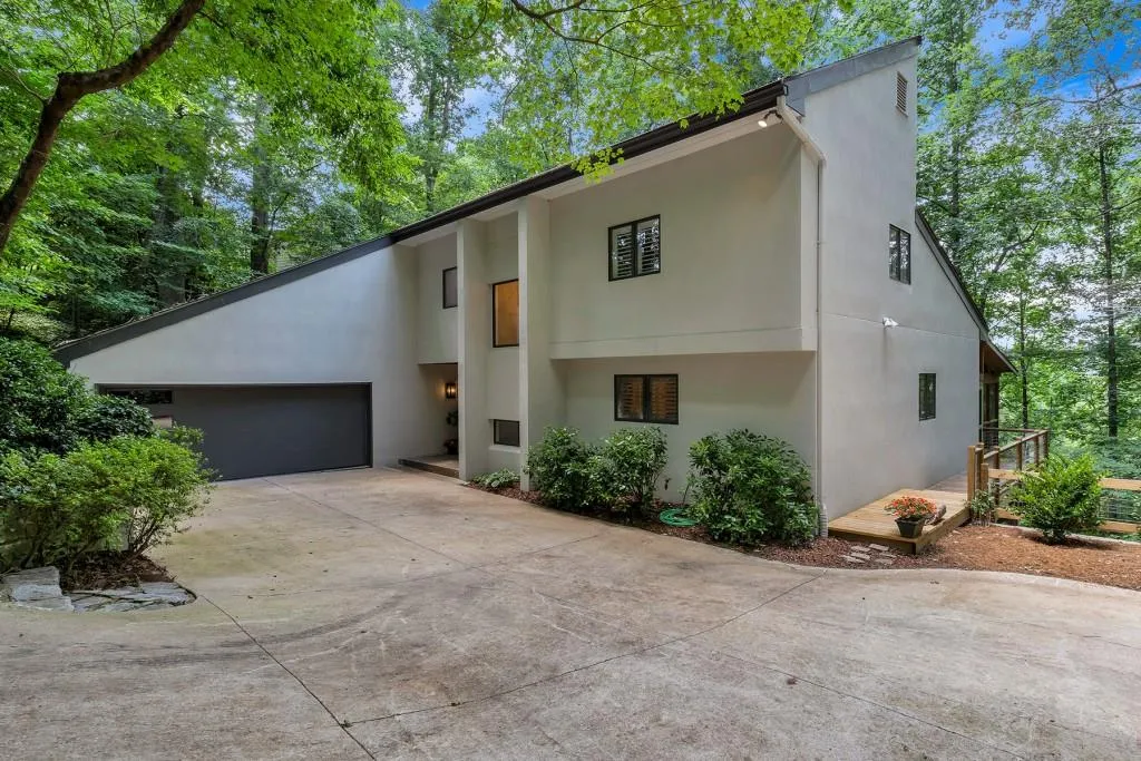 405 Mountain Creek Trace, Atlanta, Georgia 30328, 4 Bedrooms Bedrooms, ,3 BathroomsBathrooms,Residential,Sold,405 Mountain Creek Trace,6582424
