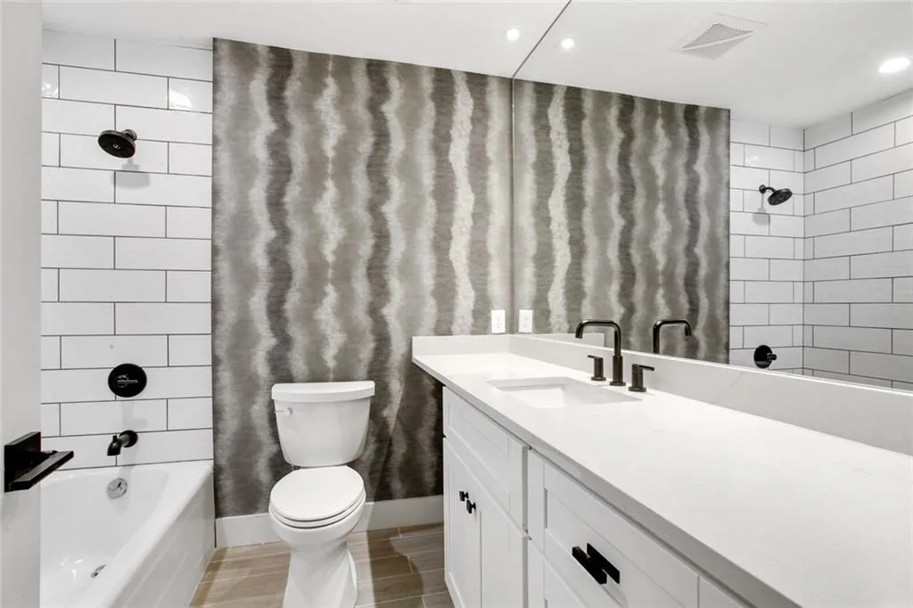 Georgia 30328, ,3 BathroomsBathrooms,Residential,Sold,6928473