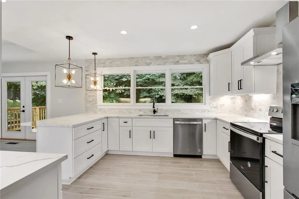 Georgia 30328, ,3 BathroomsBathrooms,Residential,Sold,6928473