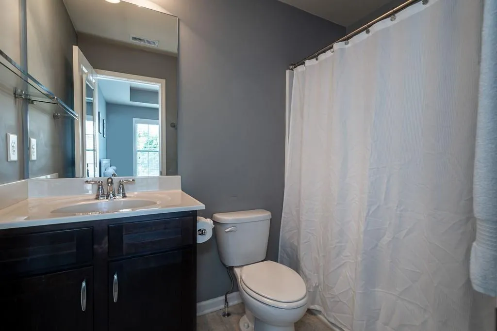 7355 Highland Bluff, Sandy Springs, Georgia 30328, 3 Bedrooms Bedrooms, ,3 BathroomsBathrooms,Residential,Sold,7355 Highland Bluff,6756222