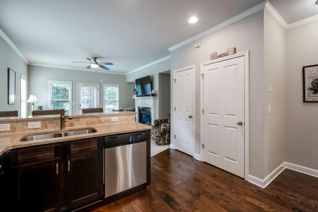 7355 Highland Bluff, Sandy Springs, Georgia 30328, 3 Bedrooms Bedrooms, ,3 BathroomsBathrooms,Residential,Sold,7355 Highland Bluff,6756222