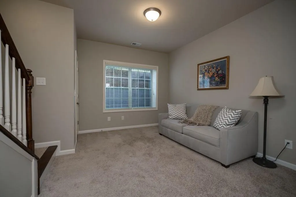 7355 Highland Bluff, Sandy Springs, Georgia 30328, 3 Bedrooms Bedrooms, ,3 BathroomsBathrooms,Residential,Sold,7355 Highland Bluff,6756222