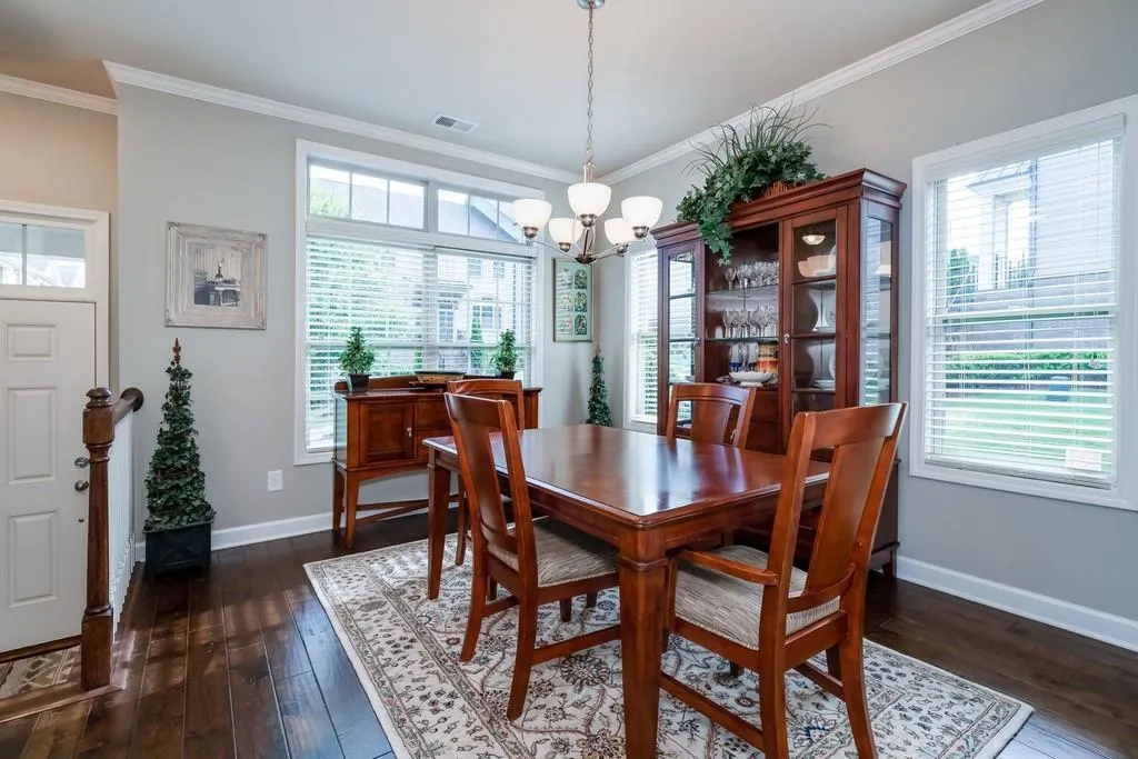 7355 Highland Bluff, Sandy Springs, Georgia 30328, 3 Bedrooms Bedrooms, ,3 BathroomsBathrooms,Residential,Sold,7355 Highland Bluff,6756222