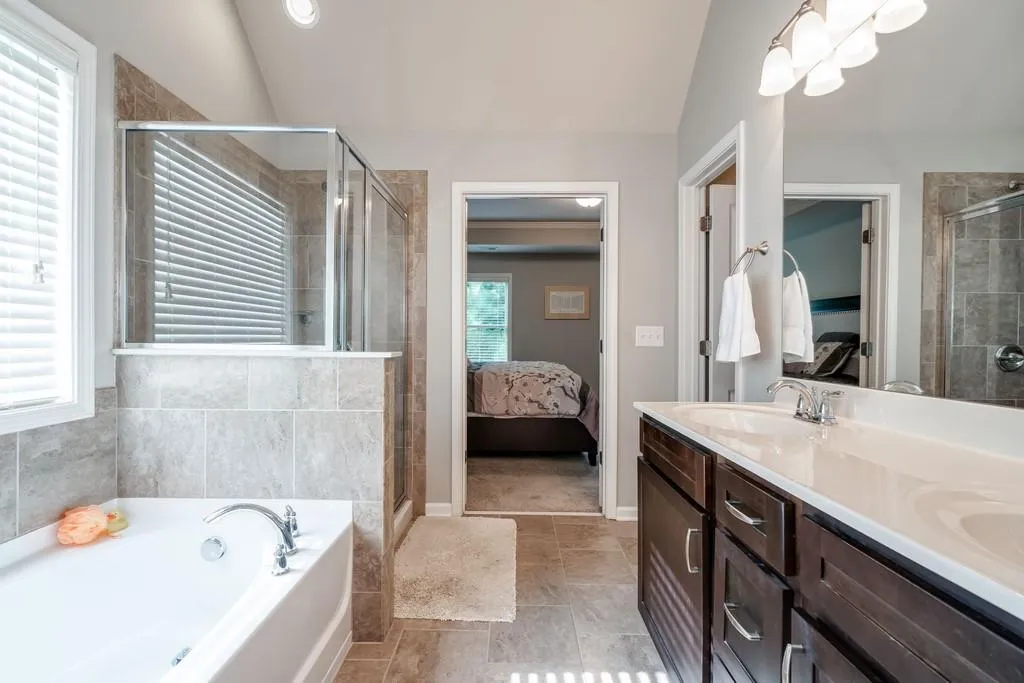 7355 Highland Bluff, Sandy Springs, Georgia 30328, 3 Bedrooms Bedrooms, ,3 BathroomsBathrooms,Residential,Sold,7355 Highland Bluff,6756222