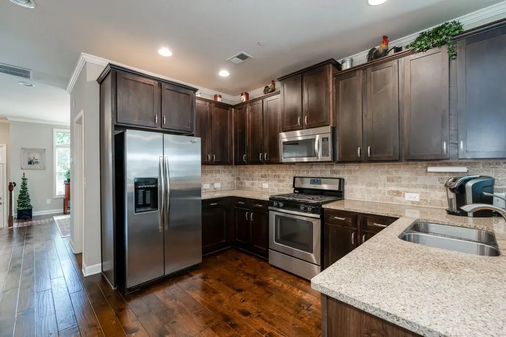 7355 Highland Bluff, Sandy Springs, Georgia 30328, 3 Bedrooms Bedrooms, ,3 BathroomsBathrooms,Residential,Sold,7355 Highland Bluff,6756222