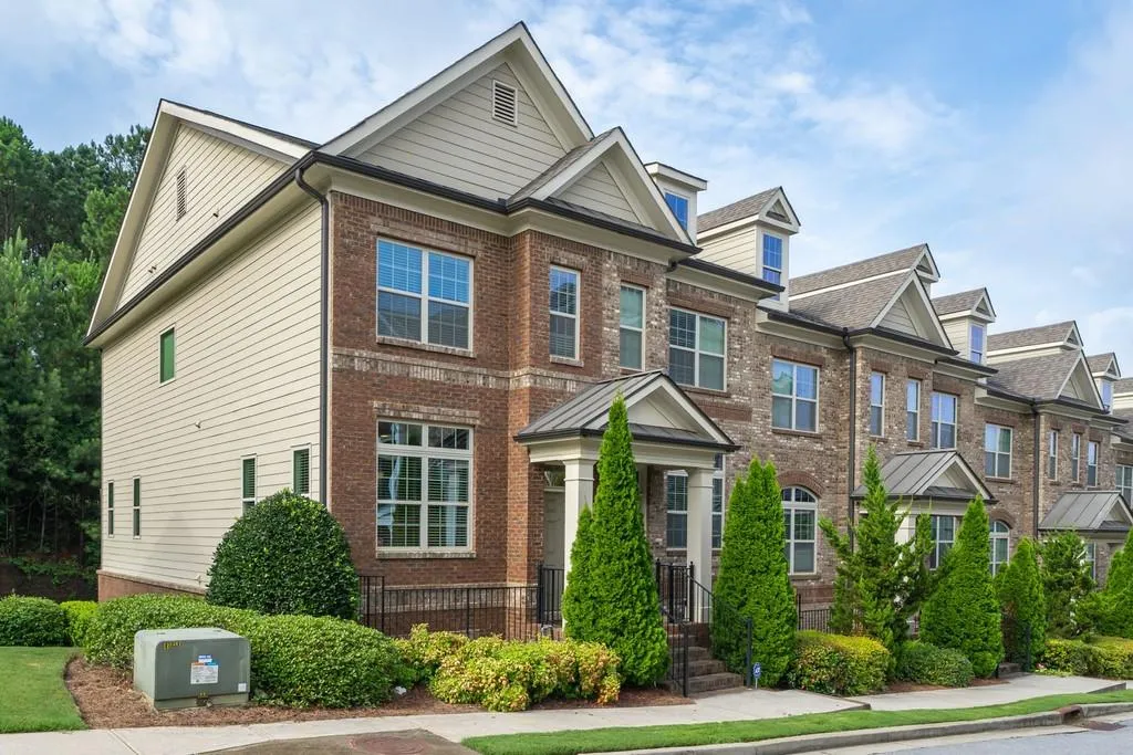 7355 Highland Bluff, Sandy Springs, Georgia 30328, 3 Bedrooms Bedrooms, ,3 BathroomsBathrooms,Residential,Sold,7355 Highland Bluff,6756222