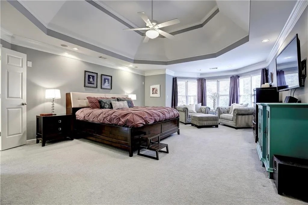 645 Eaton Place, Sandy Springs, Georgia 30350, 6 Bedrooms Bedrooms, ,5 BathroomsBathrooms,Residential,Sold,645 Eaton Place,5769502