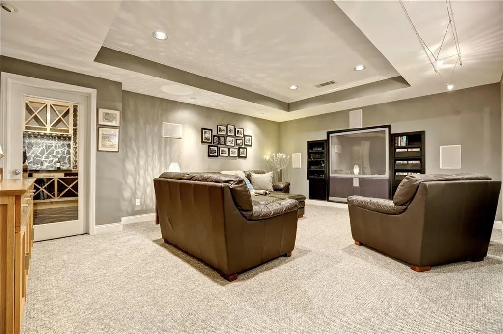 645 Eaton Place, Sandy Springs, Georgia 30350, 6 Bedrooms Bedrooms, ,5 BathroomsBathrooms,Residential,Sold,645 Eaton Place,5769502
