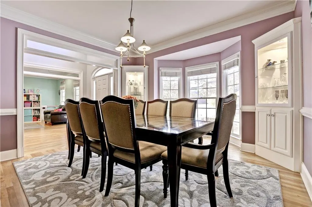 645 Eaton Place, Sandy Springs, Georgia 30350, 6 Bedrooms Bedrooms, ,5 BathroomsBathrooms,Residential,Sold,645 Eaton Place,5769502