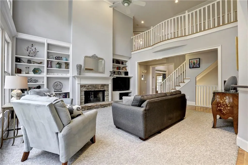 645 Eaton Place, Sandy Springs, Georgia 30350, 6 Bedrooms Bedrooms, ,5 BathroomsBathrooms,Residential,Sold,645 Eaton Place,5769502