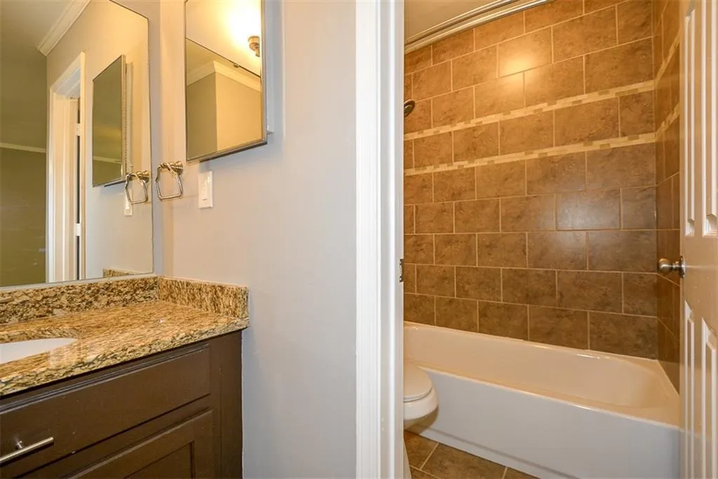 200 Peachtree Hollow Court, Sandy Springs, Georgia 30328, 3 Bedrooms Bedrooms, ,2 BathroomsBathrooms,Residential,Sold,200 Peachtree Hollow Court,6531786