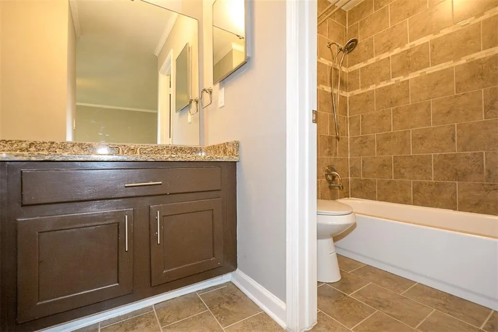 200 Peachtree Hollow Court, Sandy Springs, Georgia 30328, 3 Bedrooms Bedrooms, ,2 BathroomsBathrooms,Residential,Sold,200 Peachtree Hollow Court,6531786