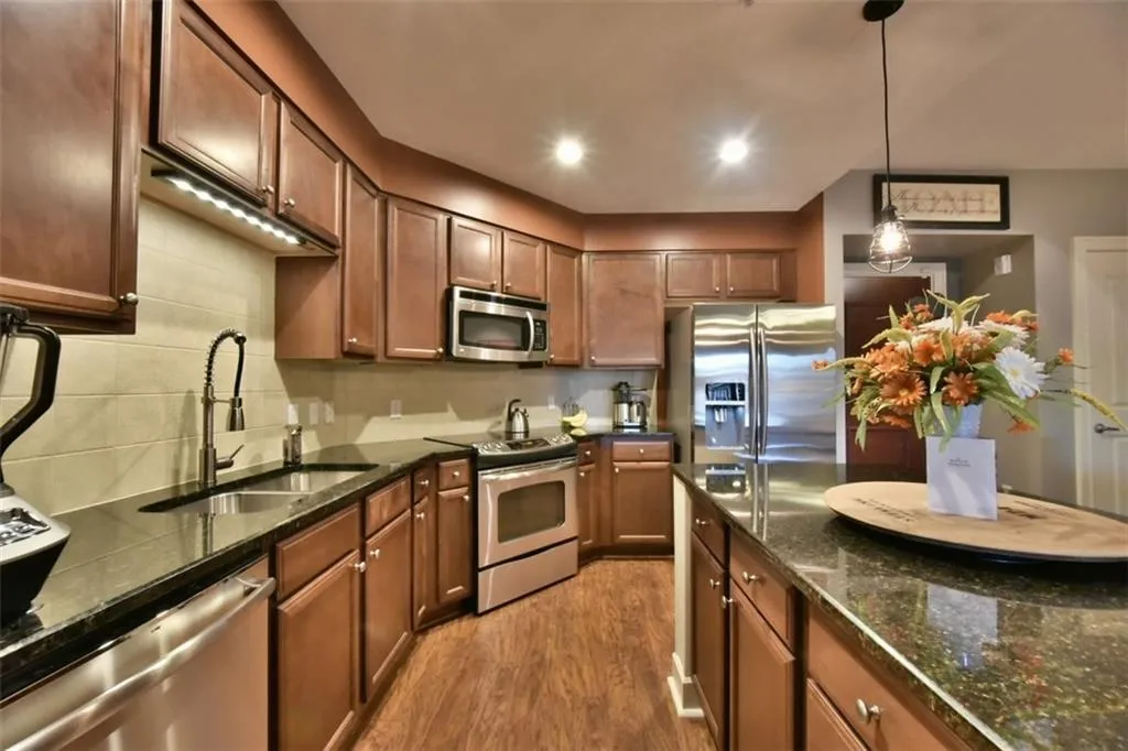 200 River Vista Drive Unit 610, Atlanta, Georgia 30339, 2 Bedrooms Bedrooms, ,2 BathroomsBathrooms,Residential,Sold,200 River Vista Drive Unit 610,5691290