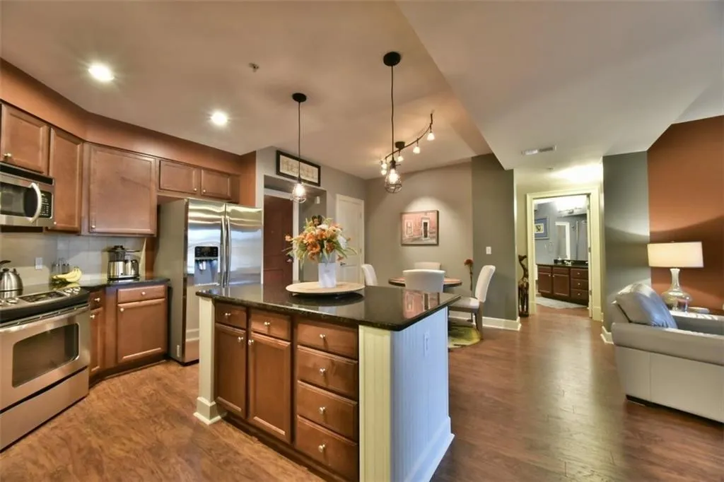 200 River Vista Drive Unit 610, Atlanta, Georgia 30339, 2 Bedrooms Bedrooms, ,2 BathroomsBathrooms,Residential,Sold,200 River Vista Drive Unit 610,5691290