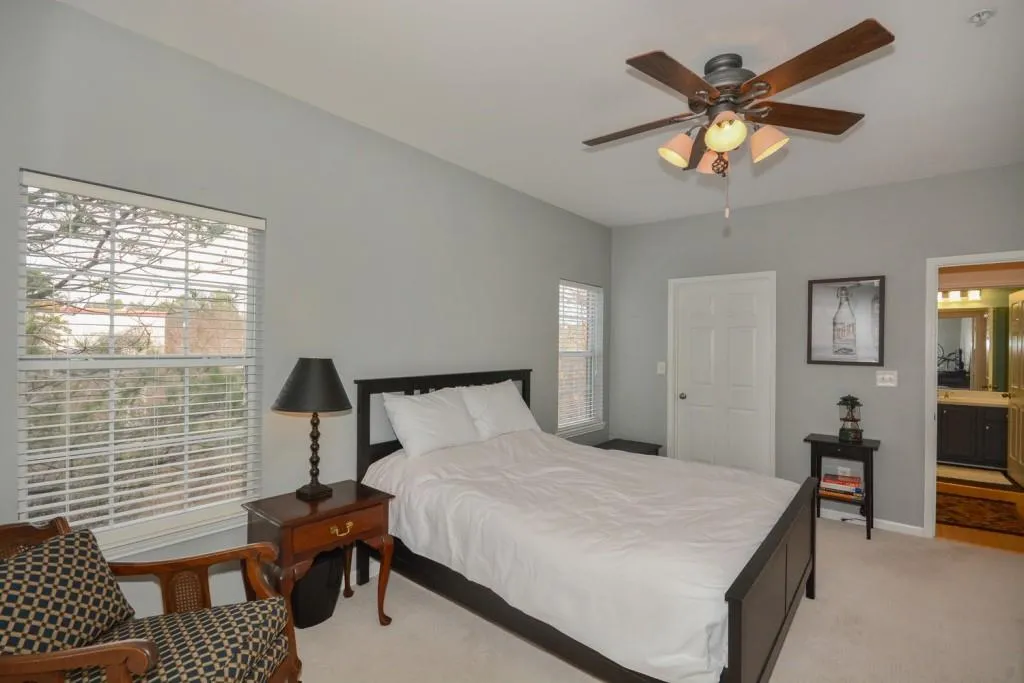 5641 Roswell Road Unit 201, Sandy Springs, Georgia 30342, 1 Bedroom Bedrooms, ,1 BathroomBathrooms,Residential,Sold,5641 Roswell Road Unit 201,5794715
