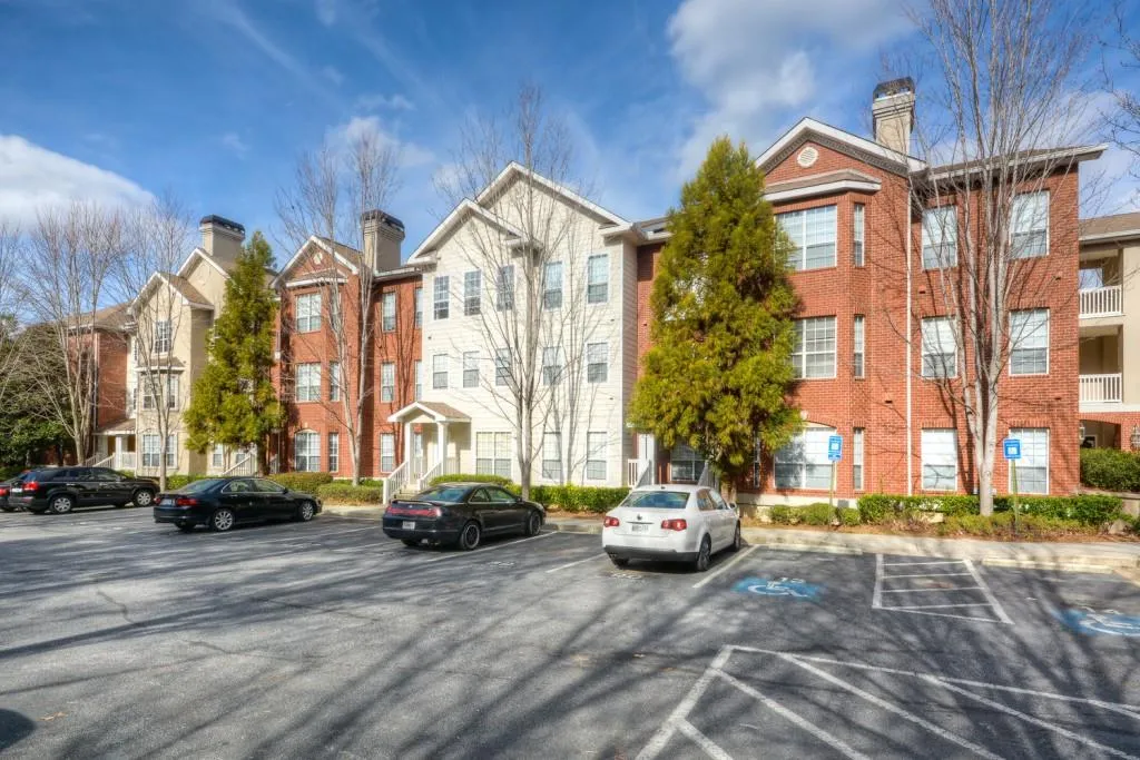 5641 Roswell Road Unit 201, Sandy Springs, Georgia 30342, 1 Bedroom Bedrooms, ,1 BathroomBathrooms,Residential,Sold,5641 Roswell Road Unit 201,5794715