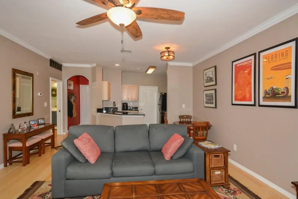 5641 Roswell Road Unit 201, Sandy Springs, Georgia 30342, 1 Bedroom Bedrooms, ,1 BathroomBathrooms,Residential,Sold,5641 Roswell Road Unit 201,5794715
