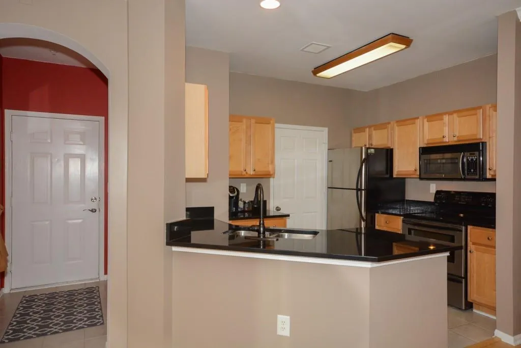 5641 Roswell Road Unit 201, Sandy Springs, Georgia 30342, 1 Bedroom Bedrooms, ,1 BathroomBathrooms,Residential,Sold,5641 Roswell Road Unit 201,5794715