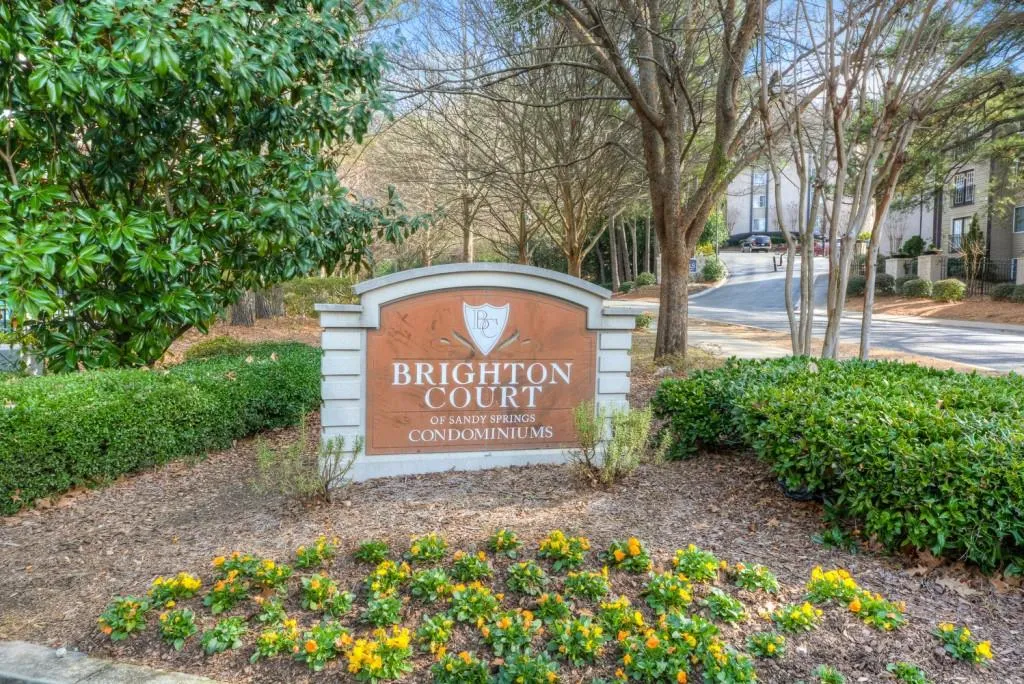 5641 Roswell Road Unit 201, Sandy Springs, Georgia 30342, 1 Bedroom Bedrooms, ,1 BathroomBathrooms,Residential,Sold,5641 Roswell Road Unit 201,5794715