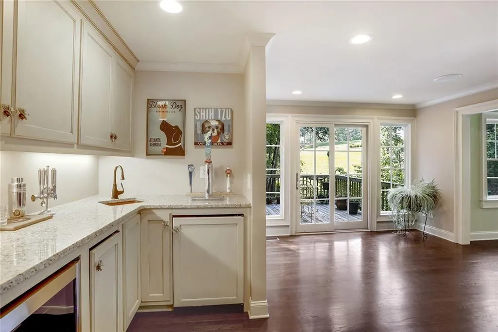 9020 Huntcliff Trace, Atlanta, Georgia 30350, 4 Bedrooms Bedrooms, ,4 BathroomsBathrooms,Residential,Sold,9020 Huntcliff Trace,5856347