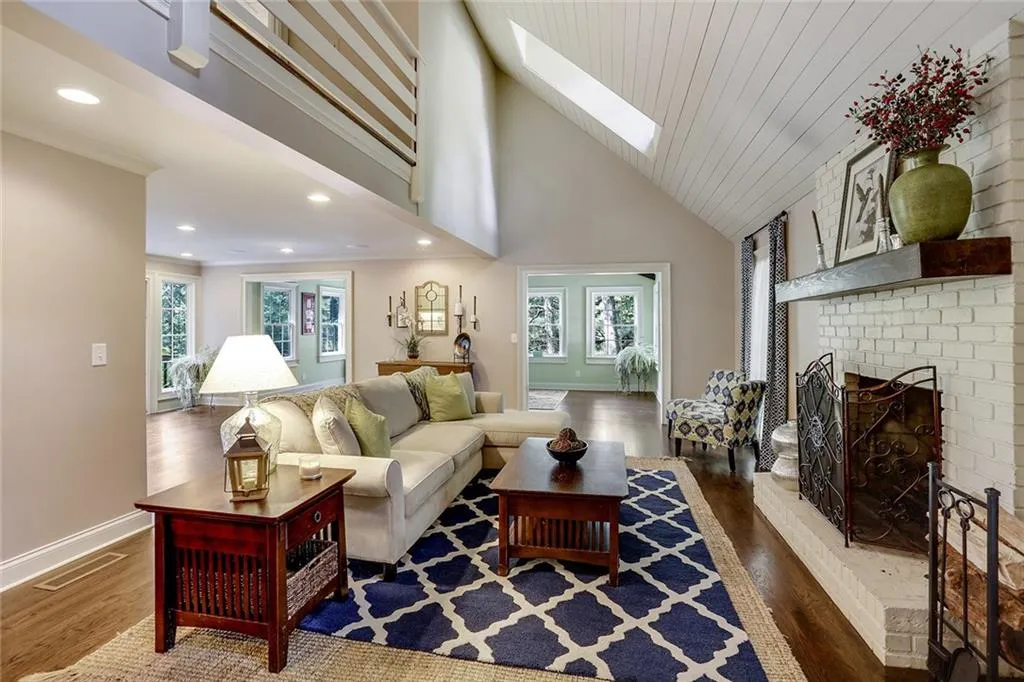 9020 Huntcliff Trace, Atlanta, Georgia 30350, 4 Bedrooms Bedrooms, ,4 BathroomsBathrooms,Residential,Sold,9020 Huntcliff Trace,5856347