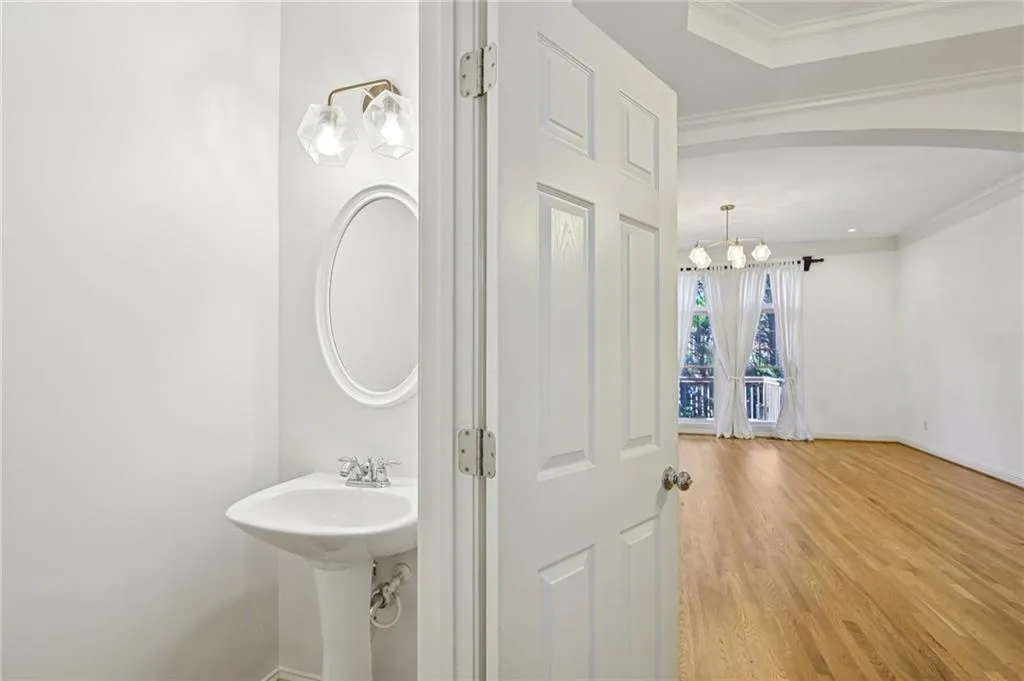 5288 Kershaw Court Se Unit 1, Atlanta, Georgia 30339, 3 Bedrooms Bedrooms, ,3 BathroomsBathrooms,Residential,For Sale,5288 Kershaw Court Se Unit 1,7665207