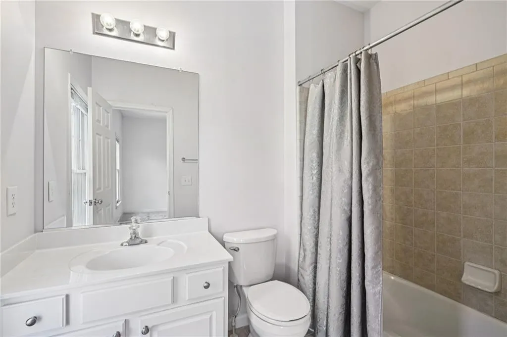 5288 Kershaw Court Se Unit 1, Atlanta, Georgia 30339, 3 Bedrooms Bedrooms, ,3 BathroomsBathrooms,Residential,For Sale,5288 Kershaw Court Se Unit 1,7665207