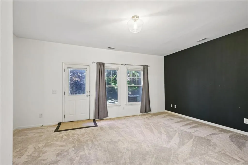 5288 Kershaw Court Se Unit 1, Atlanta, Georgia 30339, 3 Bedrooms Bedrooms, ,3 BathroomsBathrooms,Residential,For Sale,5288 Kershaw Court Se Unit 1,7665207