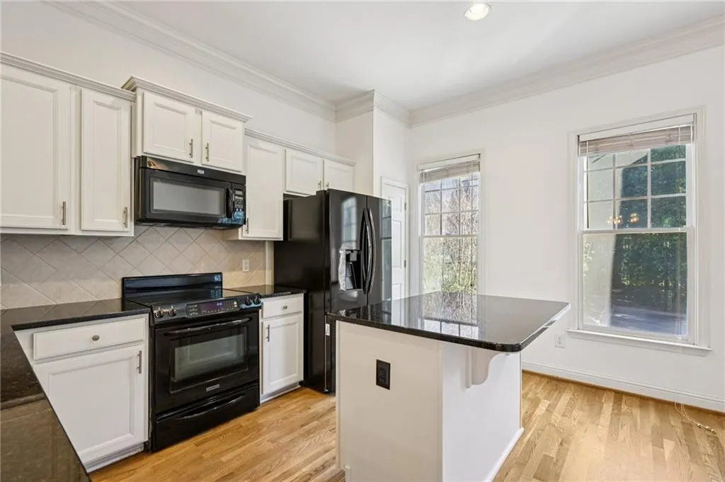 5288 Kershaw Court Se Unit 1, Atlanta, Georgia 30339, 3 Bedrooms Bedrooms, ,3 BathroomsBathrooms,Residential,For Sale,5288 Kershaw Court Se Unit 1,7665207