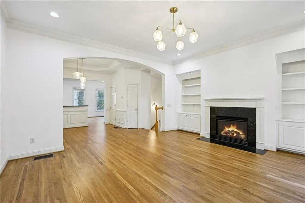 5288 Kershaw Court Se Unit 1, Atlanta, Georgia 30339, 3 Bedrooms Bedrooms, ,3 BathroomsBathrooms,Residential,For Sale,5288 Kershaw Court Se Unit 1,7665207