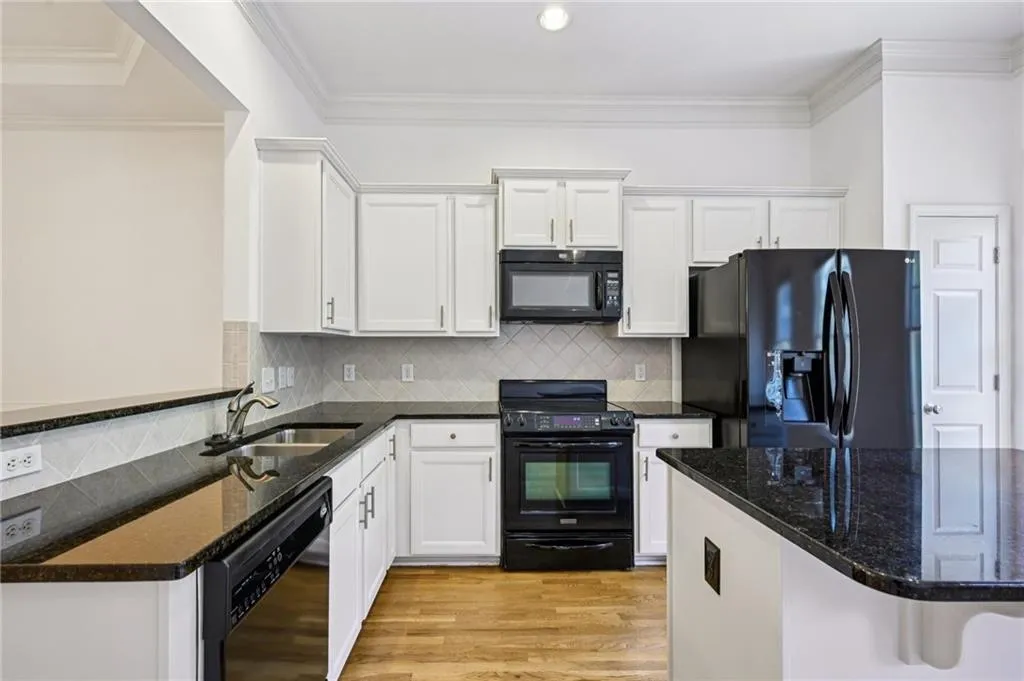 5288 Kershaw Court Se Unit 1, Atlanta, Georgia 30339, 3 Bedrooms Bedrooms, ,3 BathroomsBathrooms,Residential,For Sale,5288 Kershaw Court Se Unit 1,7665207