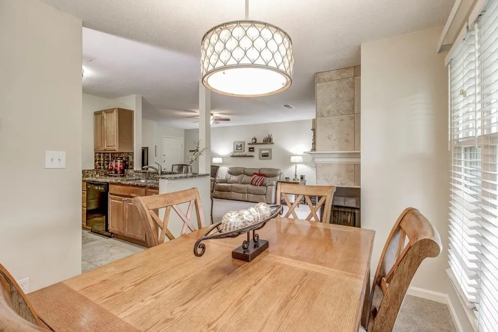 1115 Garden Court Unit 1115, Sandy Springs, Georgia 30328, 2 Bedrooms Bedrooms, ,2 BathroomsBathrooms,Residential,Sold,1115 Garden Court Unit 1115,5728734