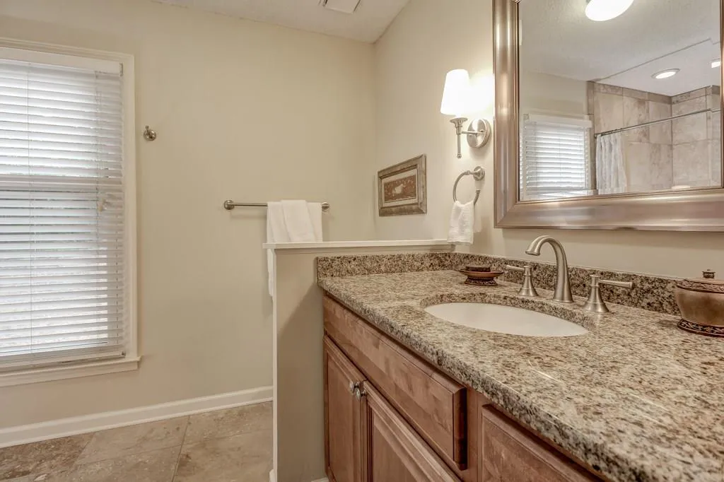 1115 Garden Court Unit 1115, Sandy Springs, Georgia 30328, 2 Bedrooms Bedrooms, ,2 BathroomsBathrooms,Residential,Sold,1115 Garden Court Unit 1115,5728734