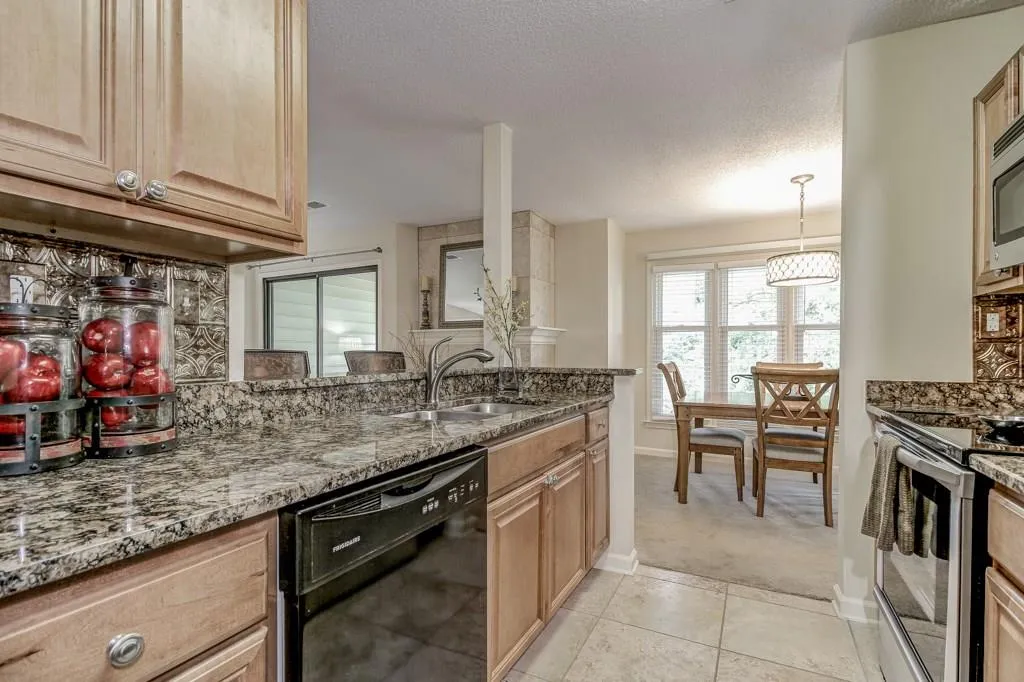 1115 Garden Court Unit 1115, Sandy Springs, Georgia 30328, 2 Bedrooms Bedrooms, ,2 BathroomsBathrooms,Residential,Sold,1115 Garden Court Unit 1115,5728734