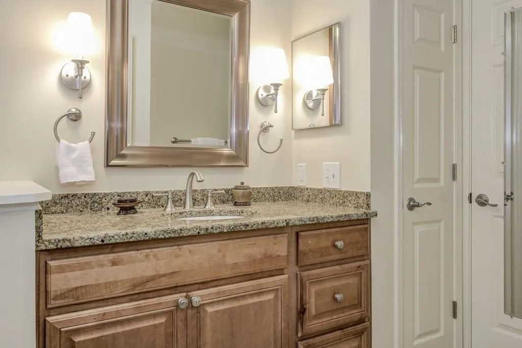 1115 Garden Court Unit 1115, Sandy Springs, Georgia 30328, 2 Bedrooms Bedrooms, ,2 BathroomsBathrooms,Residential,Sold,1115 Garden Court Unit 1115,5728734