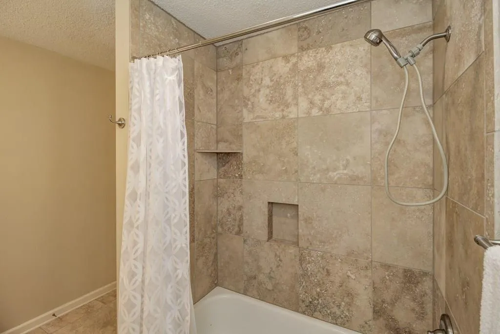 1115 Garden Court Unit 1115, Sandy Springs, Georgia 30328, 2 Bedrooms Bedrooms, ,2 BathroomsBathrooms,Residential,Sold,1115 Garden Court Unit 1115,5728734