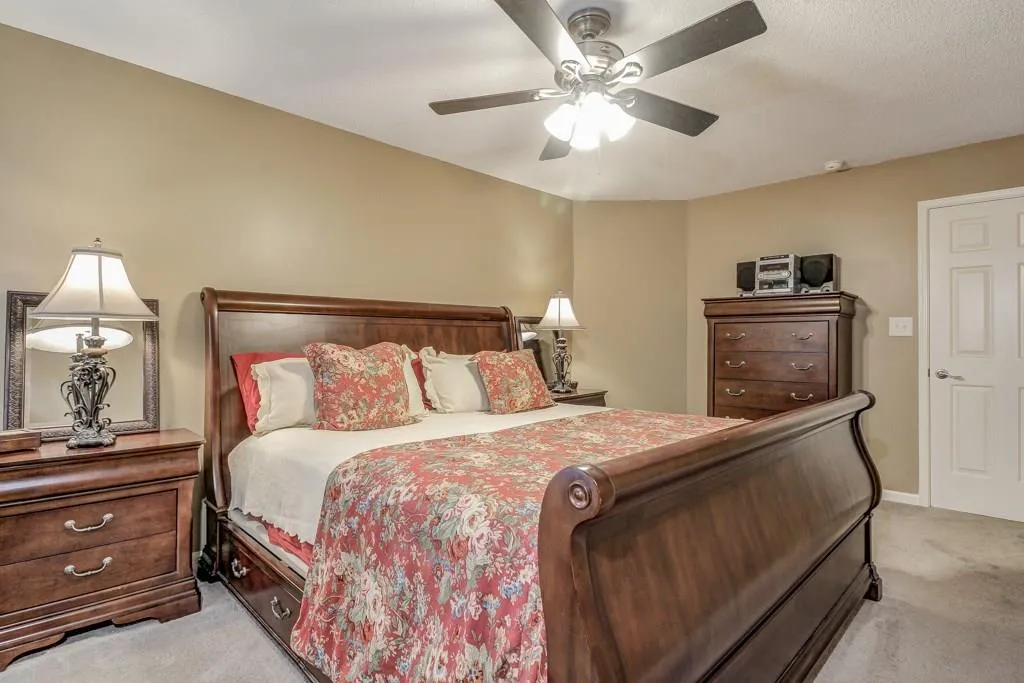 1115 Garden Court Unit 1115, Sandy Springs, Georgia 30328, 2 Bedrooms Bedrooms, ,2 BathroomsBathrooms,Residential,Sold,1115 Garden Court Unit 1115,5728734